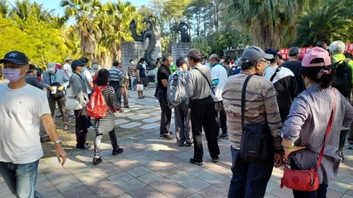 LINE_ALBUM_高雄市土木技師公會111年度土木日都會公園健行2022-12-10_221229_14
