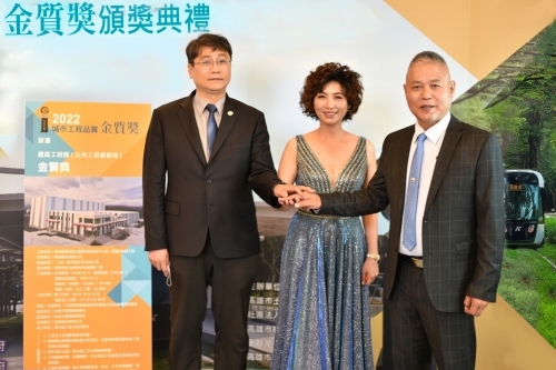 2022金質獎3人與4人合照_221111_14