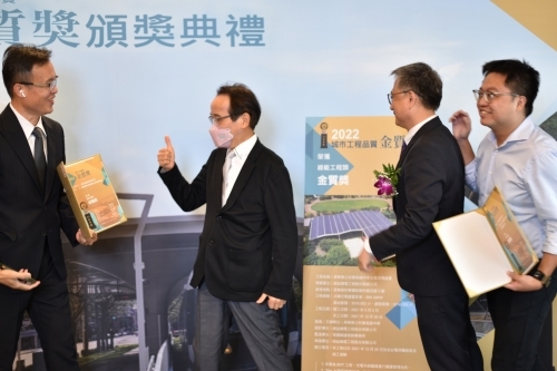 2022金質獎3人與4人合照_221111_59